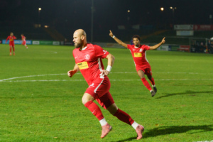 Sebastian "Bobby" Reiniger dreht nach dem Führungstreffer jubelnd ab. 