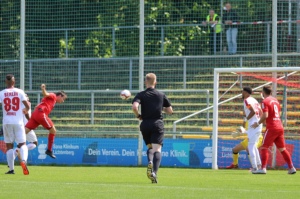 David Hollwitz (l.) köpft ein zum 1:0 im August 2019. Es war der letzte Sieg gegen den BAK für Lichtenberg 47.